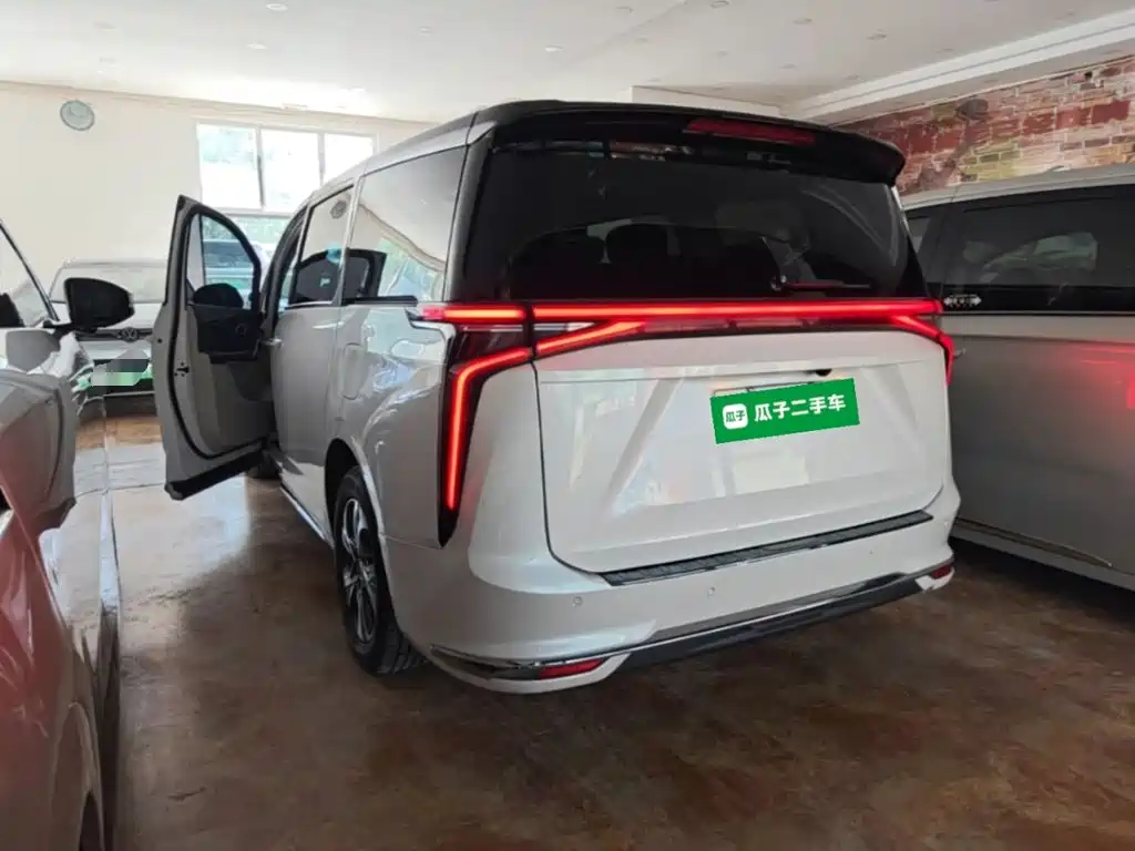 SAIC Maxus Dajia 9 2023 2022 Long Range Grassland 7-Seater