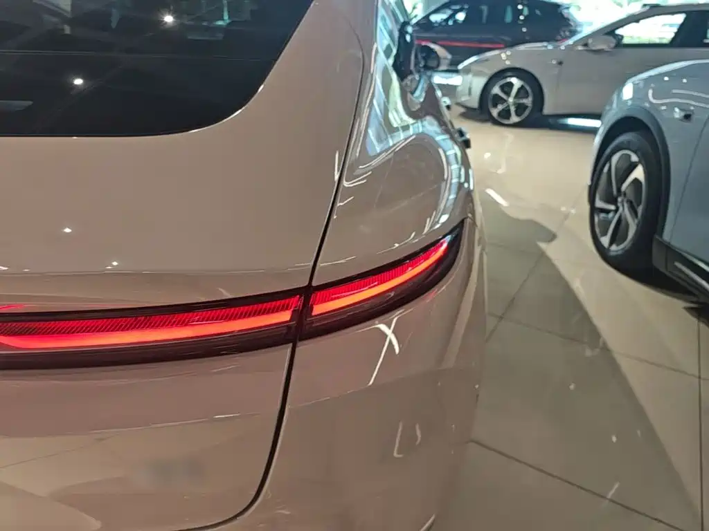 Фото 8 - NIO ET5