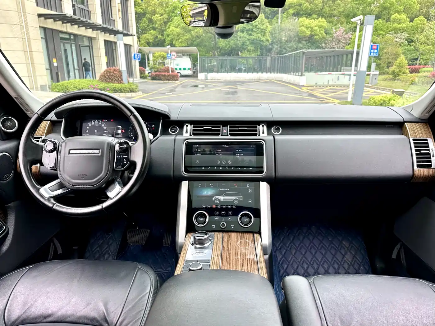 Land Rover Range Rover 2019 3.0 SC V6 Golden Age Edition фото 6