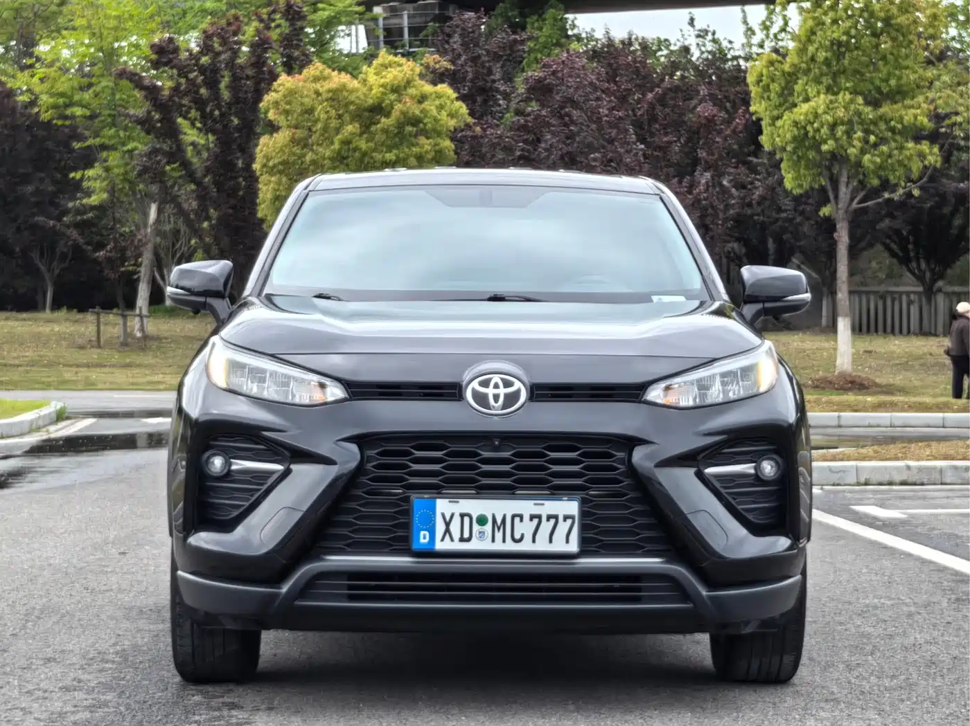 Toyota Wildlander 2023 2.0L CVT FWD LE фото 2