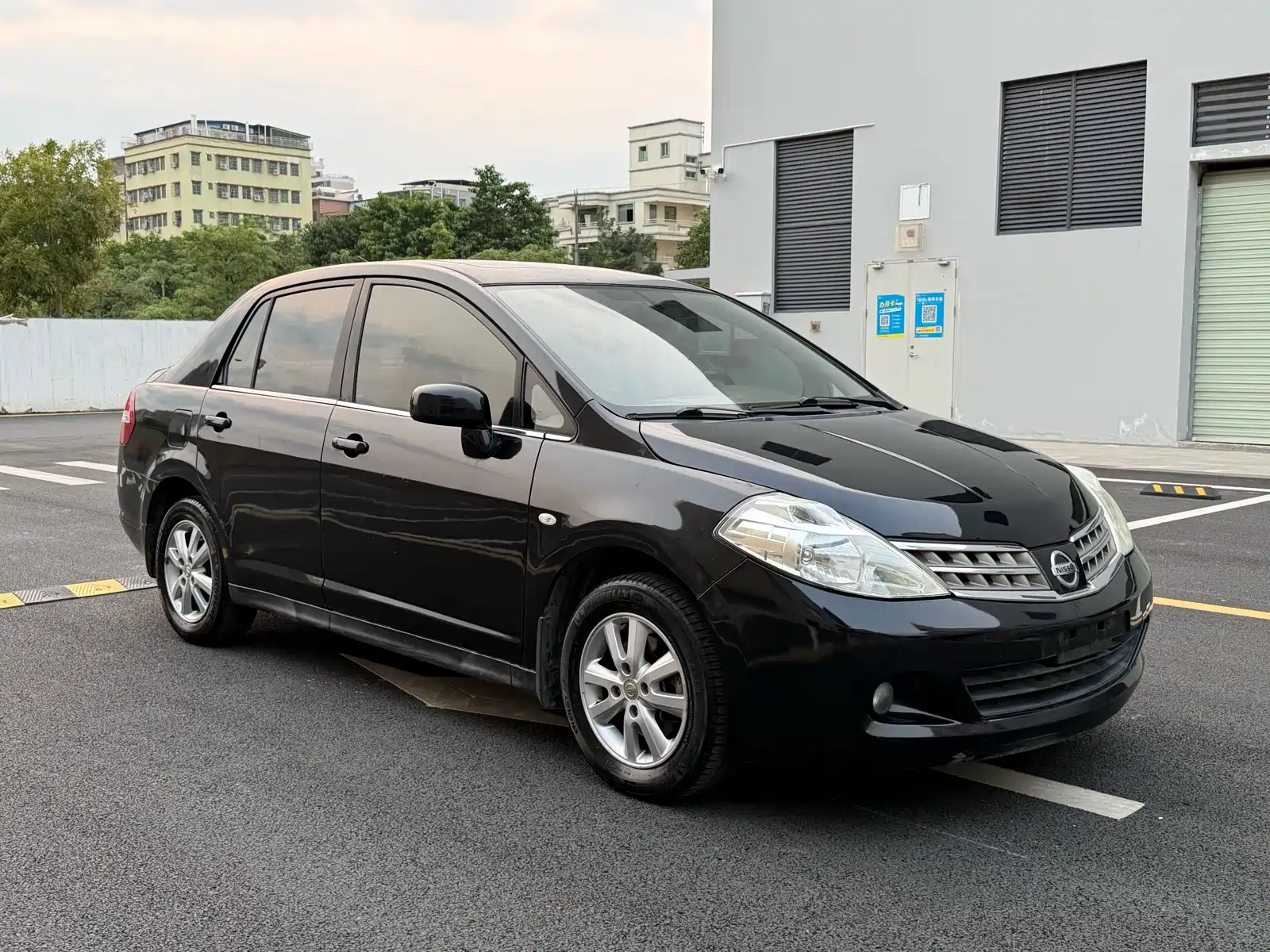 Фото 3 - Nissan Tiida