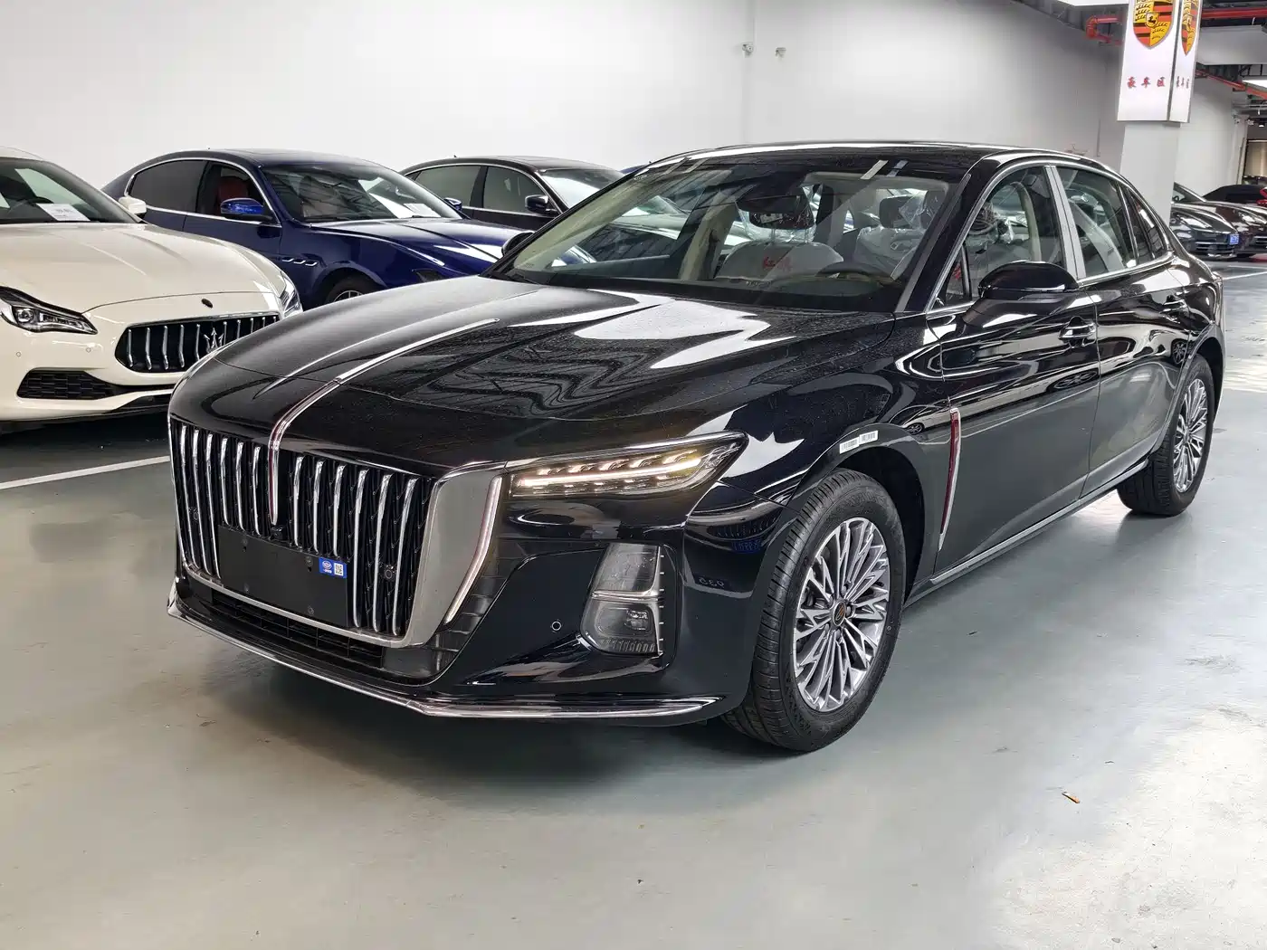 Hongqi H5 2025 1.5T DCT Flag Rhythm 500,000 Units Memorial Edition