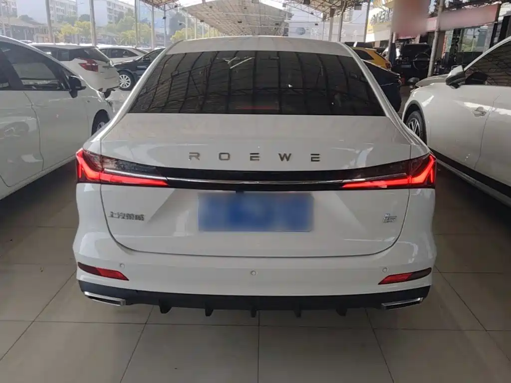 Фото 6 - Roewe i5