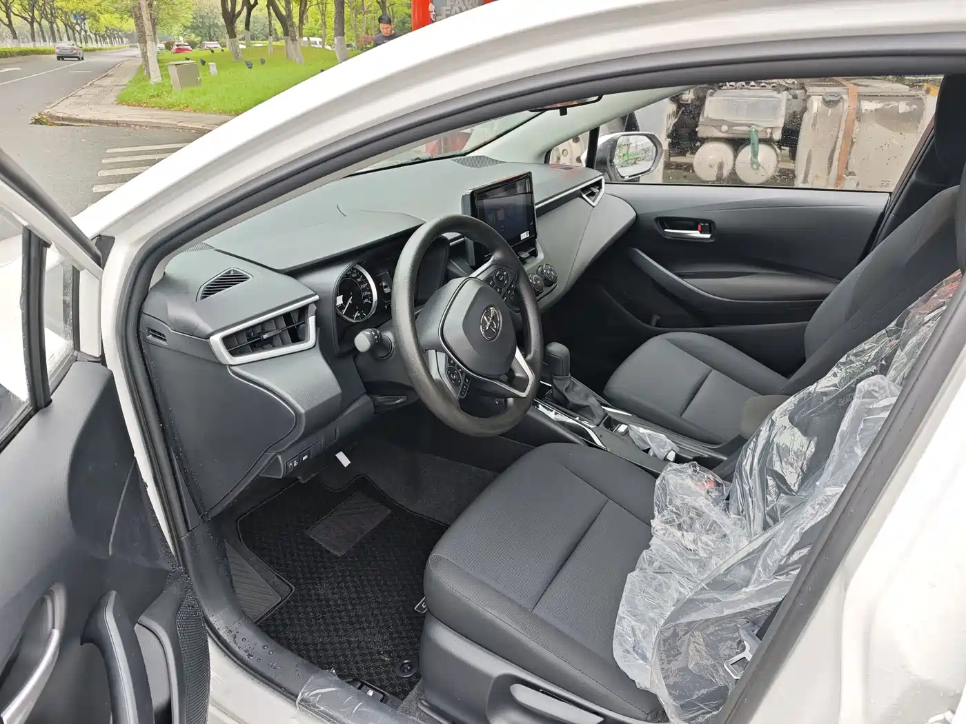 Toyota Corolla 2025 1.2T Pioneer Edition фото 4