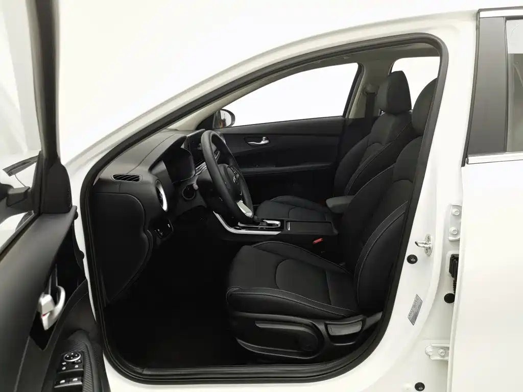 Photo 10 - Kia K3