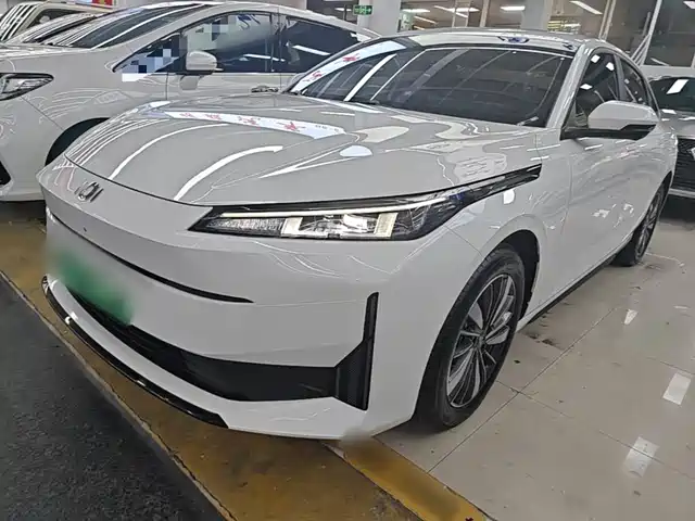 Changan Qiyuan A05 2024