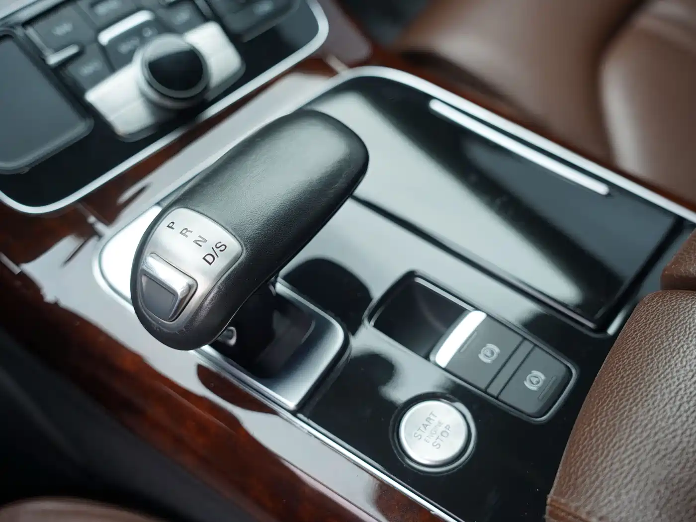 Фото 21 - Audi A8