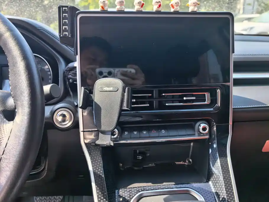 Photo 13 - Haval M6
