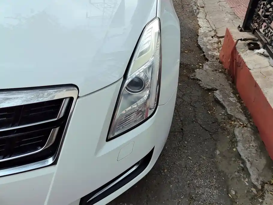 Photo 5 - Cadillac XTS