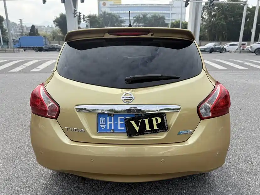 Photo 6 - Nissan Tiida