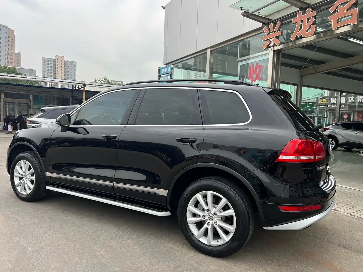 Фото 11 - Volkswagen Touareg