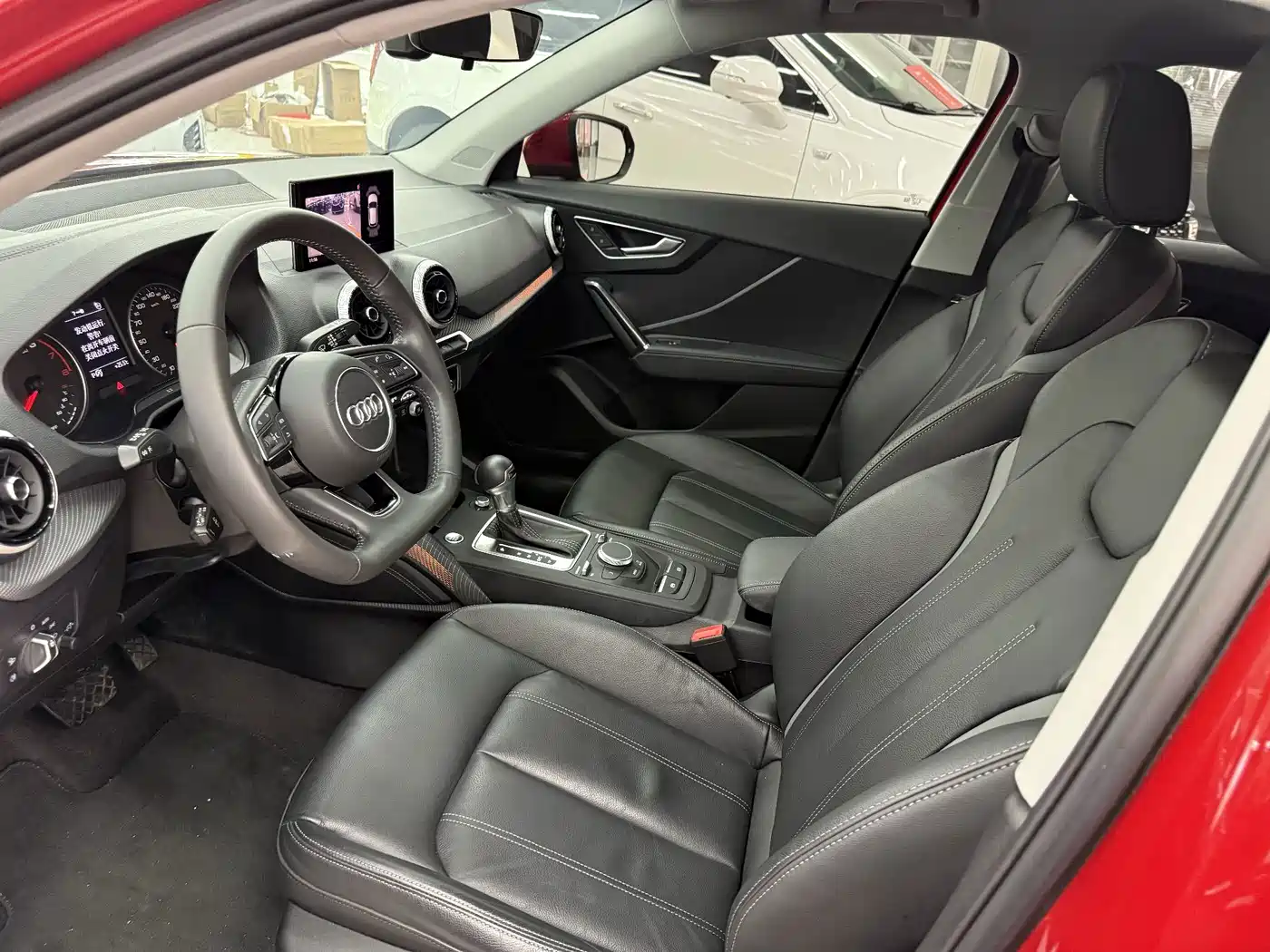 Фото 15 - Audi Q2L