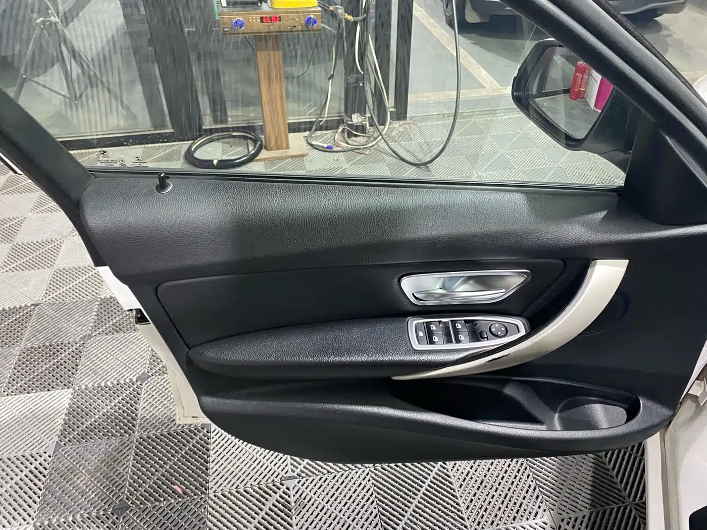 BMW 3 Series 2015 316i Progressive фото 8