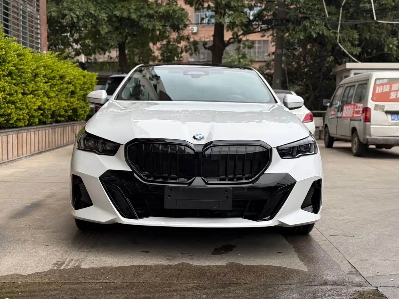 BMW 5 Series 2025 530Li Premium M Sport Package фото 2