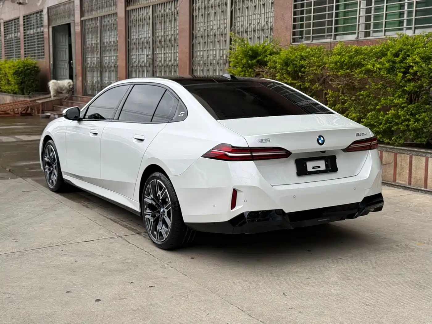BMW 5 Series 2025 530Li Premium M Sport Package фото 4