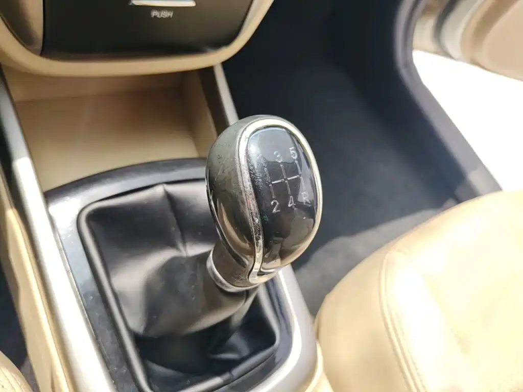 Changan Eado 2015 2015 1.6L Manual Elite (China IV)