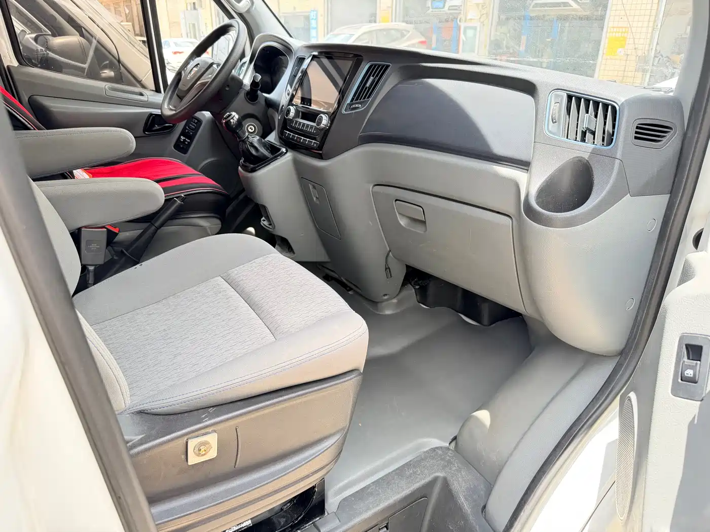 Foton Tuyano 2021 2021 2.0T Manual Tongtu Long Wheelbase Medium Roof 5/6/7-Seater 4F20TC3