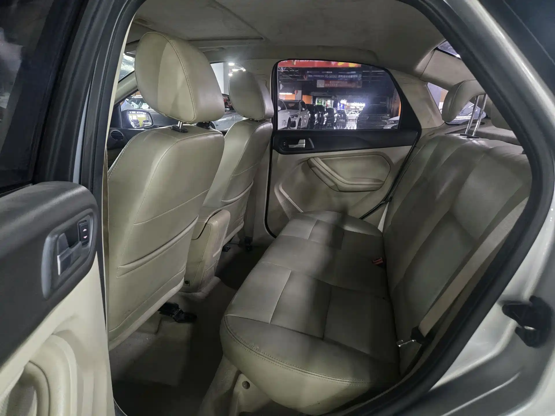 Фото 4 - Ford Focus
