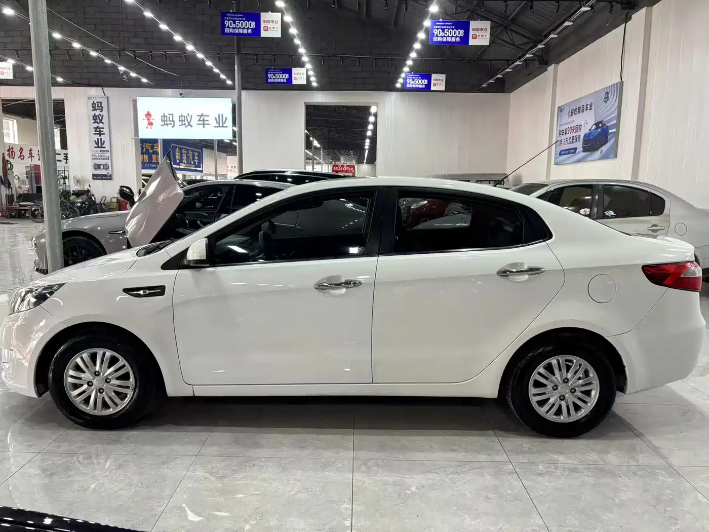 Kia K2 2012 2012 Sedan 1.4L AT GLS Commemorative Edition
