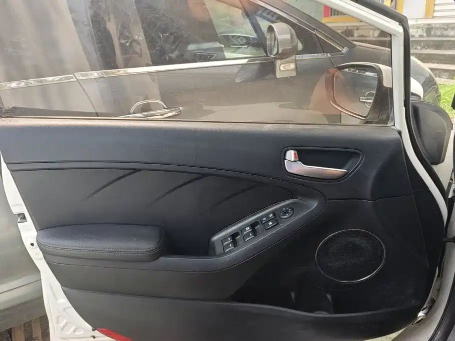 Kia K3S 2014 2014 1.6L Automatic GLS