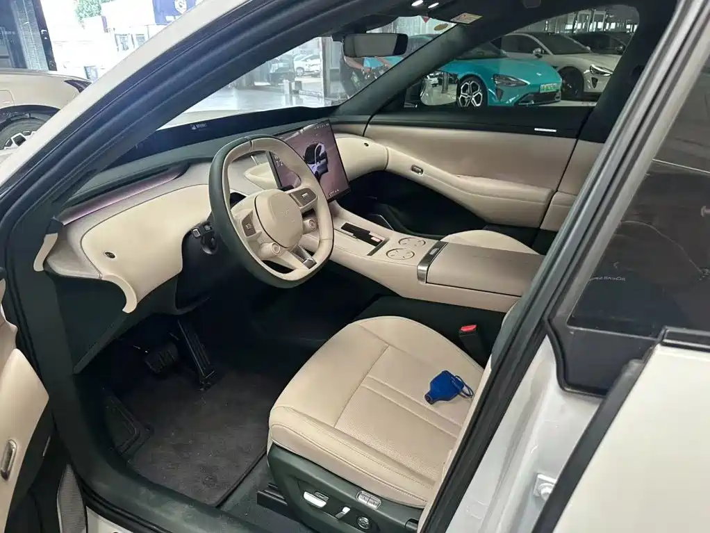 Фото 3 - Xiaomi Auto Xiaomi YU7