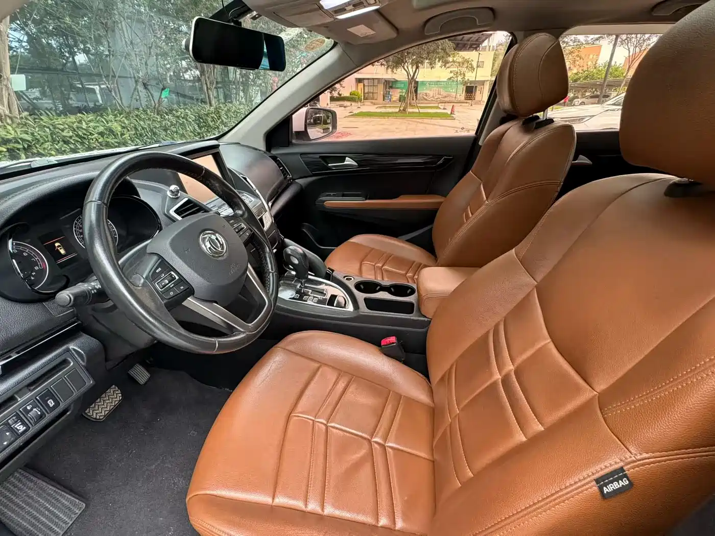 Dongfeng Fengdu MX5 2017 2016 2.0L Automatic Flagship Edition