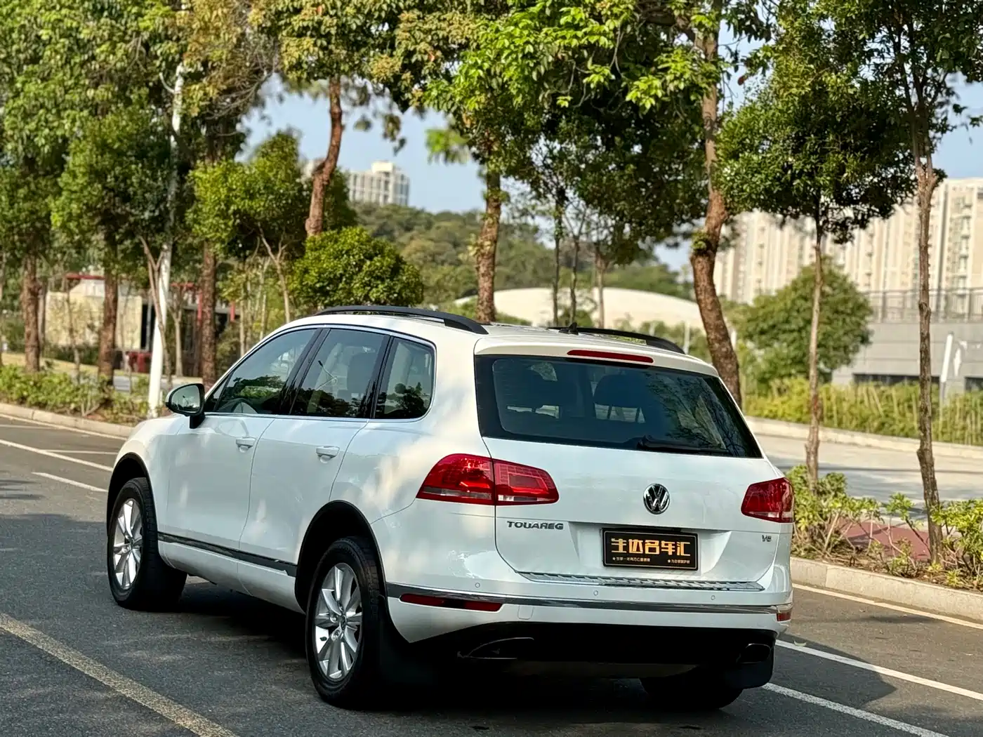 Volkswagen Touareg 2016 3.0TSI Glamour Edition фото 8