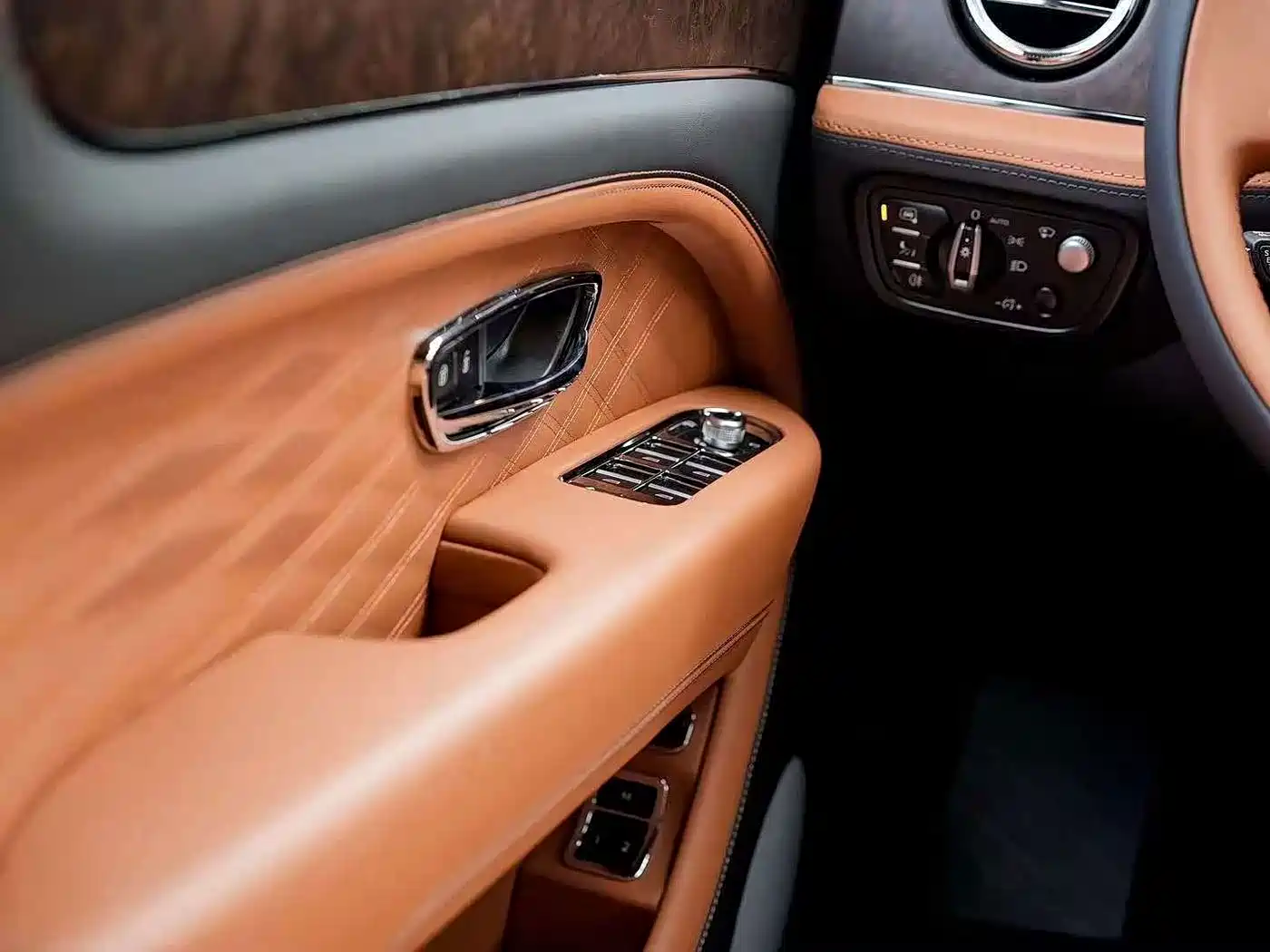 Photo 10 - Bentley Bentayga
