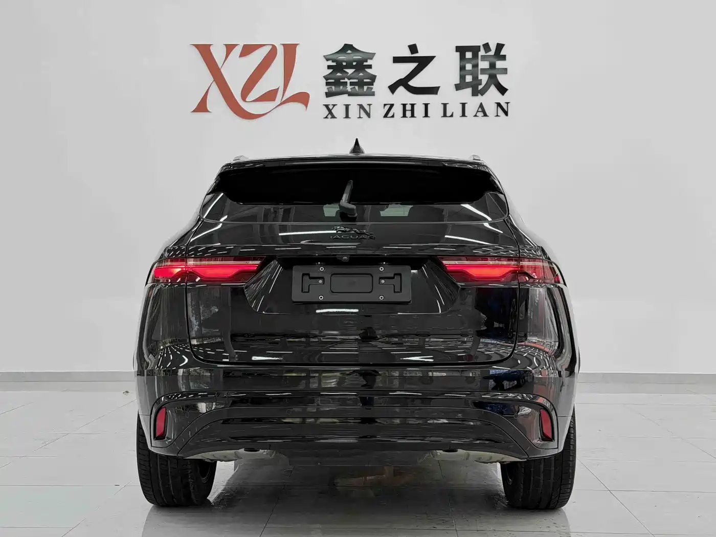 Jaguar F-PACE 2023 2024 P250 R-Dynamic SE