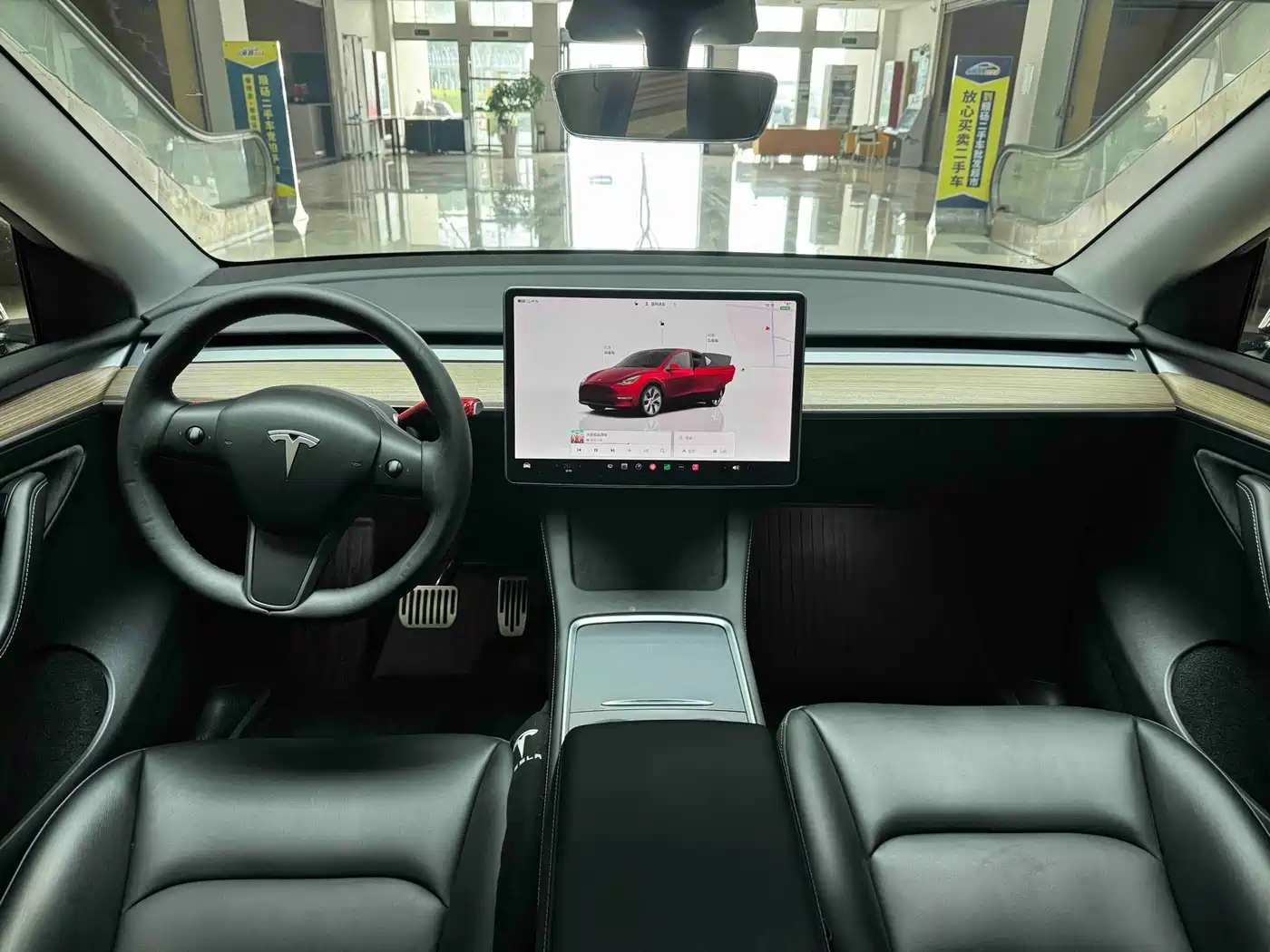 TESLA MODEL Y