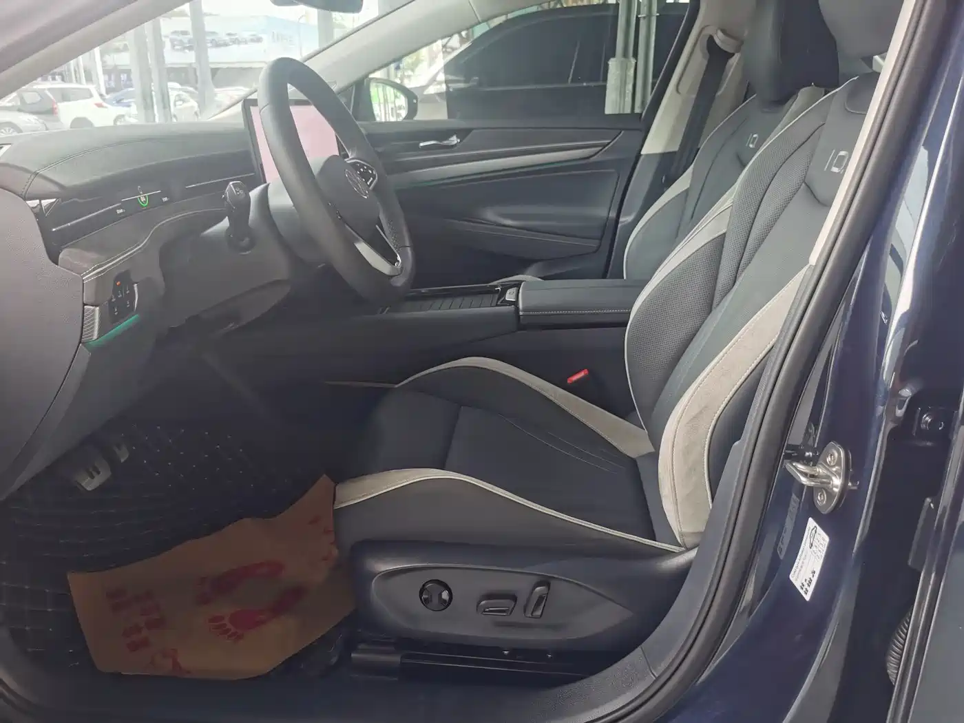 VOLKSWAGEN ID.7 VIZZION