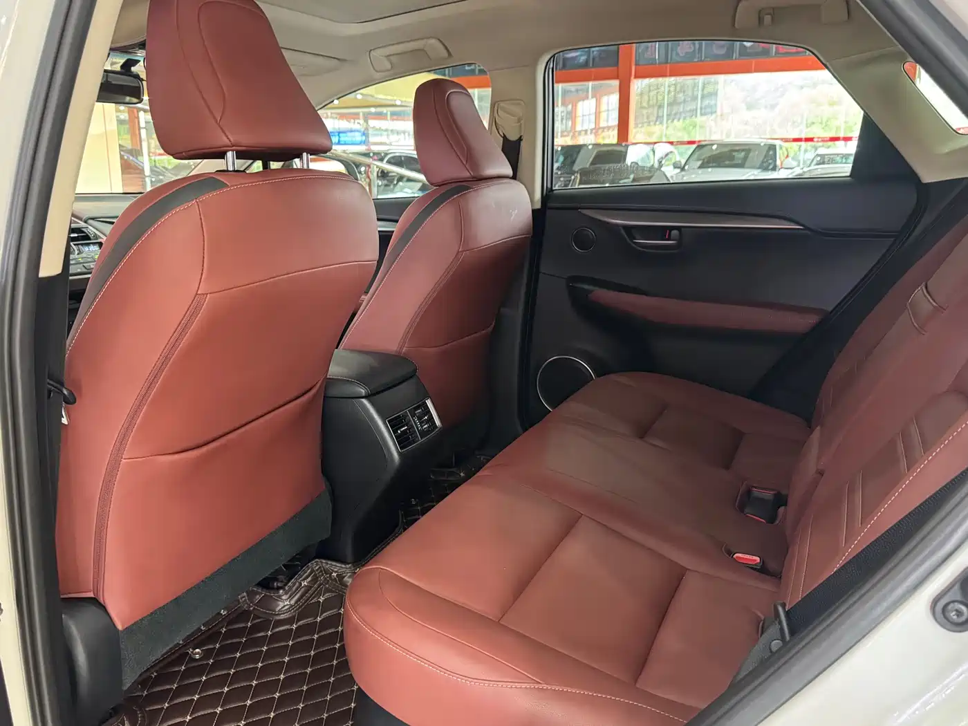 Lexus NX 2015 200t AWD F Sport фото 14