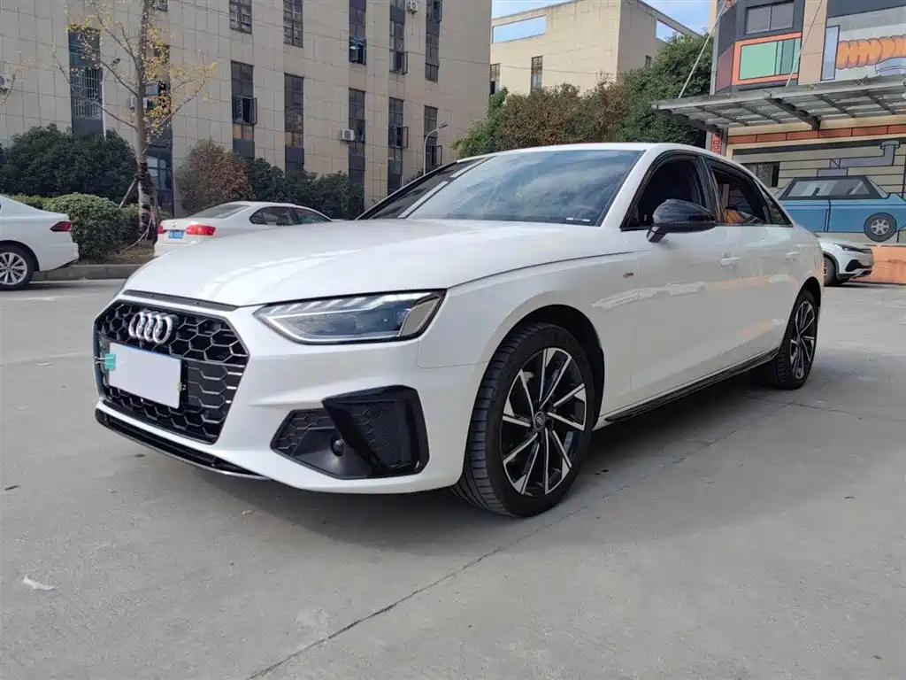 Audi A4L 2023 40 TFSI Luxury Sport