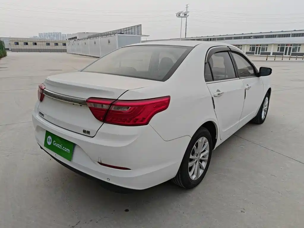Фото 7 - Geely Vision