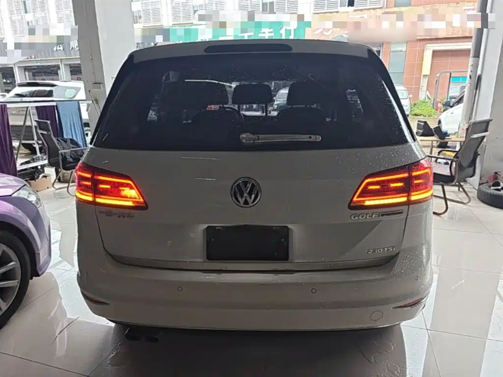 Volkswagen Golf Sportsvan 2016 230TSI Automatic Luxury фото 6