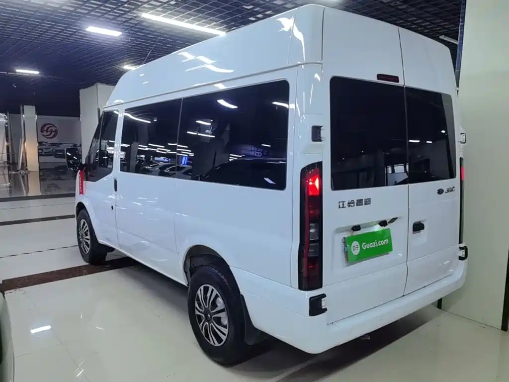 Jiangling JMC Fushun 2024 2023 2.0T Manual Short Wheelbase Medium Roof Commercial Multi-Purpose Vehicle 6-Seater