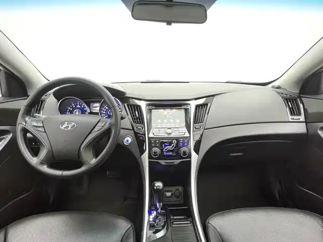 Hyundai Sonata 2013 2.4L Automatic Leading Edition (China IV) — фото 5