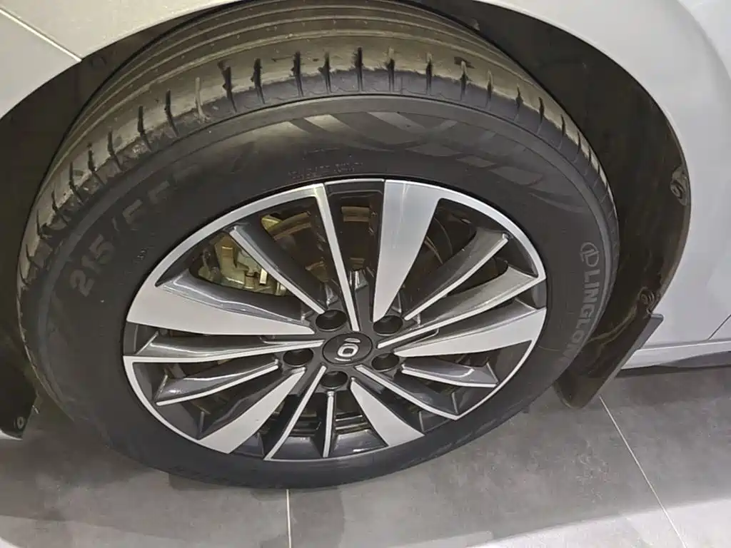 صورة 23 - Changan Qiyuan A05