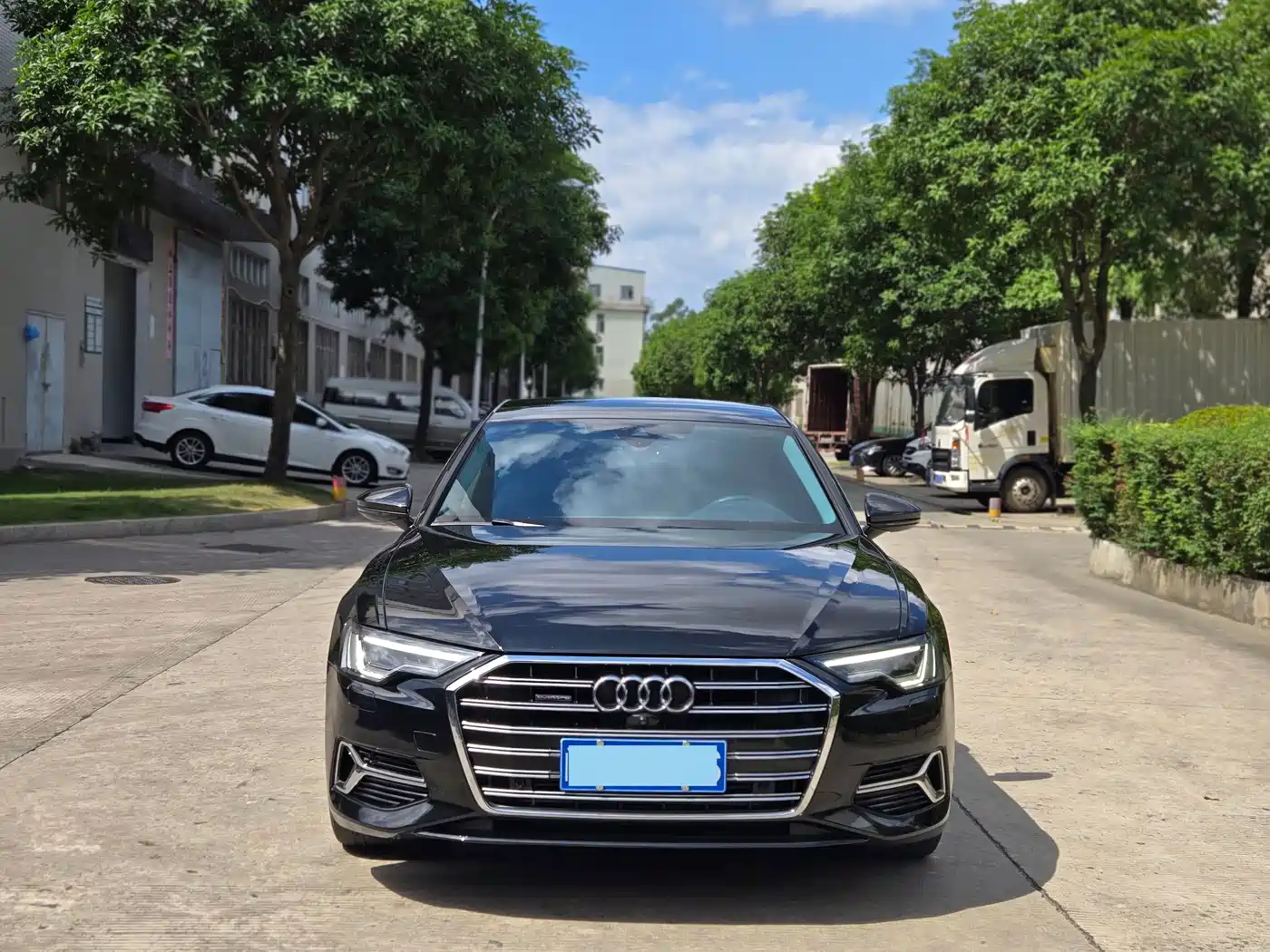 Photo 1 - Audi A6L