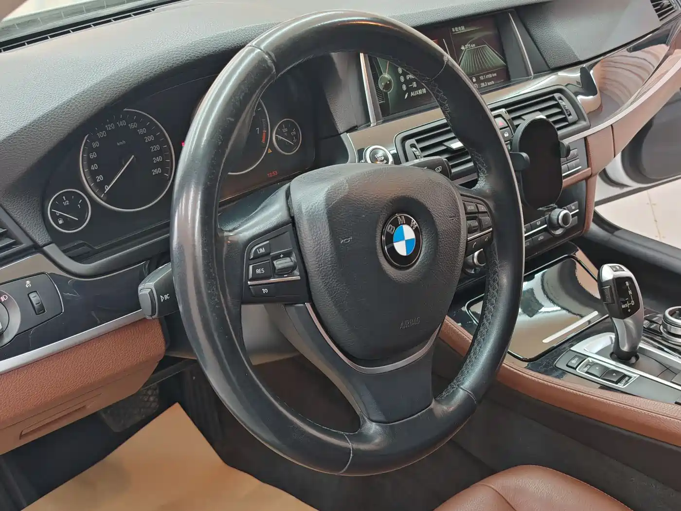 BMW 5 Series 2017 520Li Classic Edition фото 10
