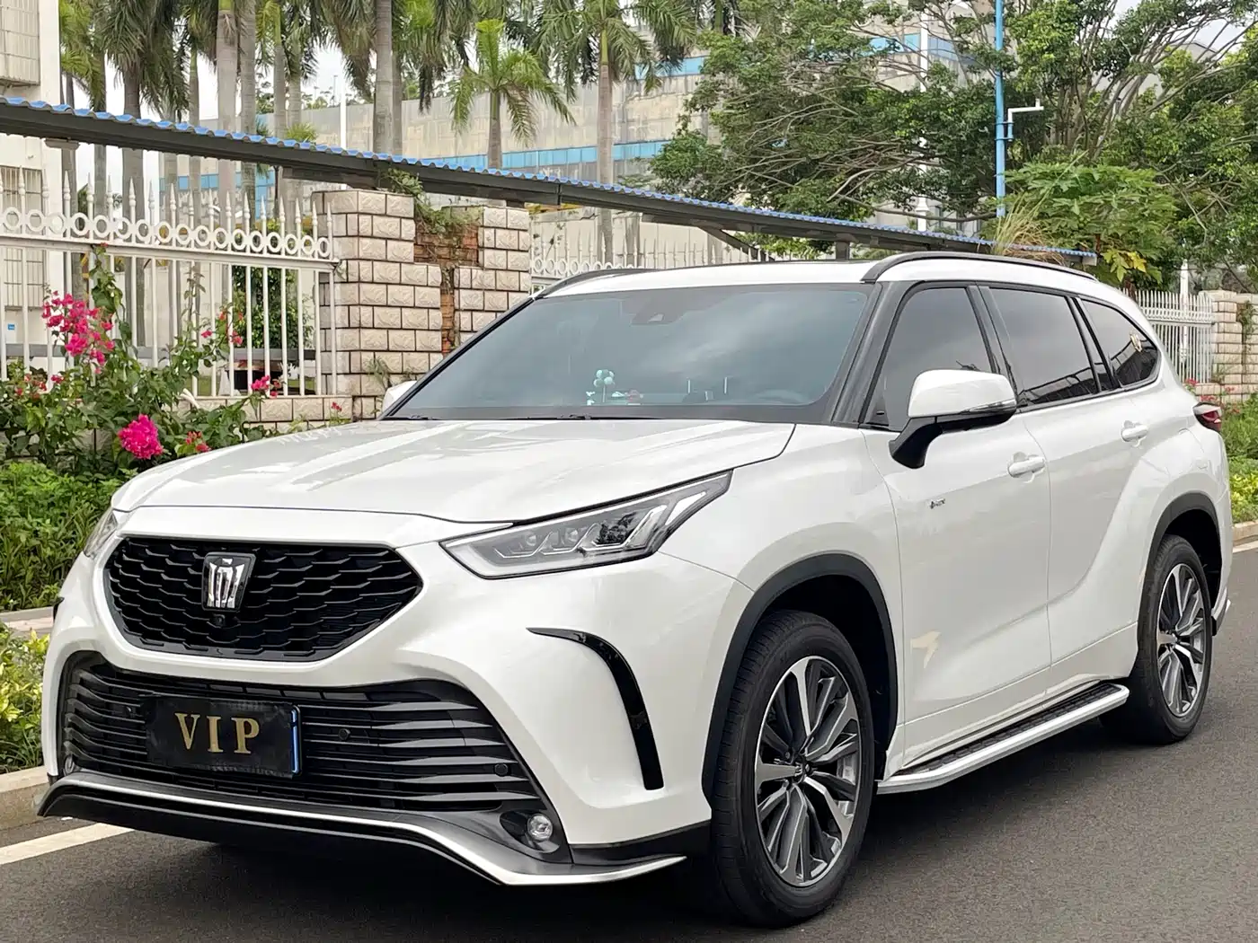 TOYOTA CROWN LUFANG