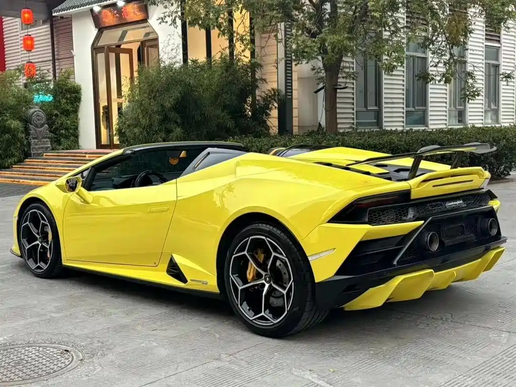 Lamborghini Huracán 2020 Huracán EVO RWD Spyder фото 4