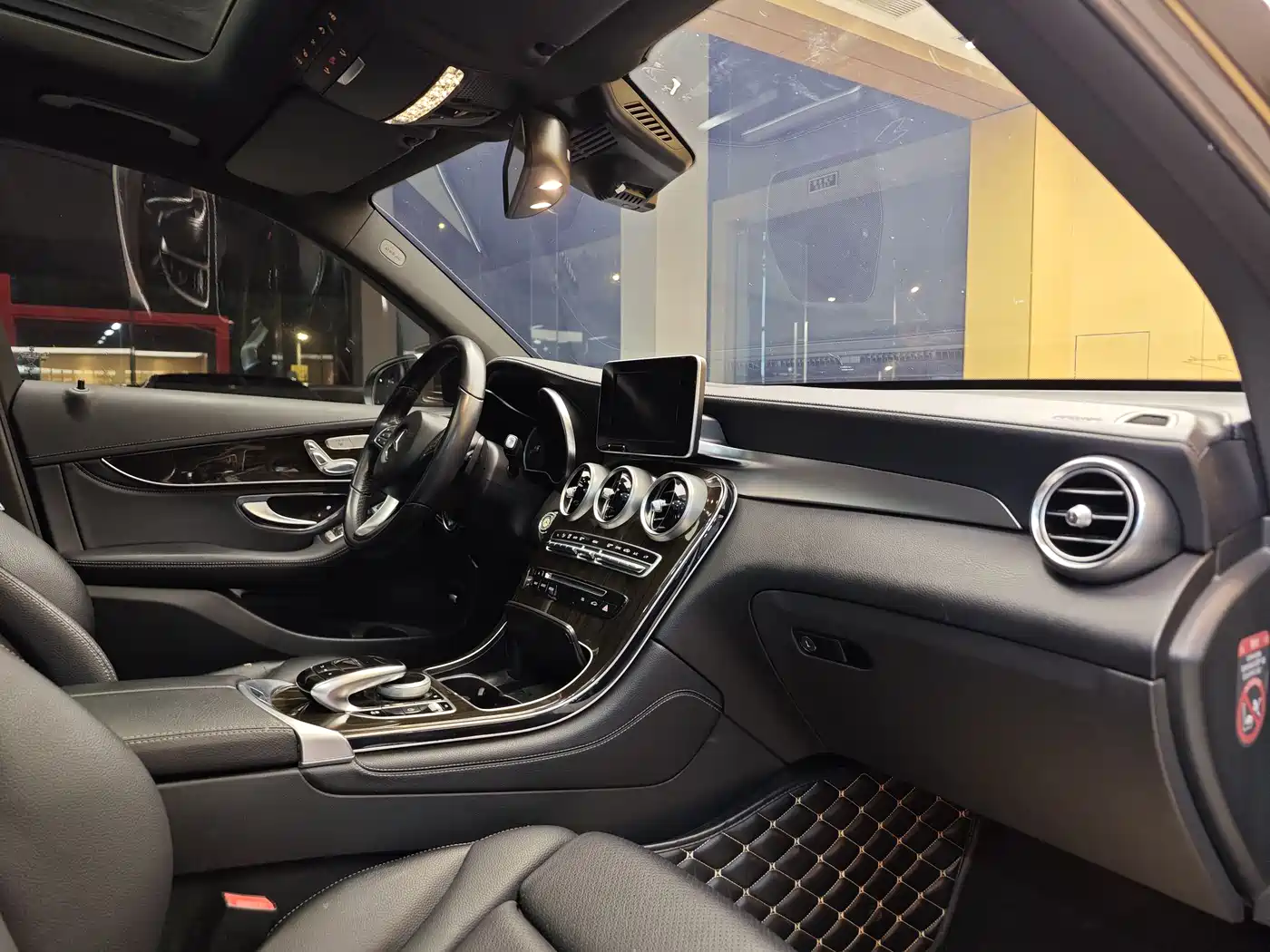 Mercedes-Benz GLC 2017 GLC 260 4MATIC Luxury фото 30