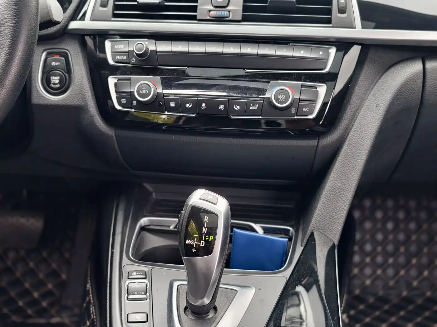 BMW 3 Series GT 2019 320i Fashion Model фото 9