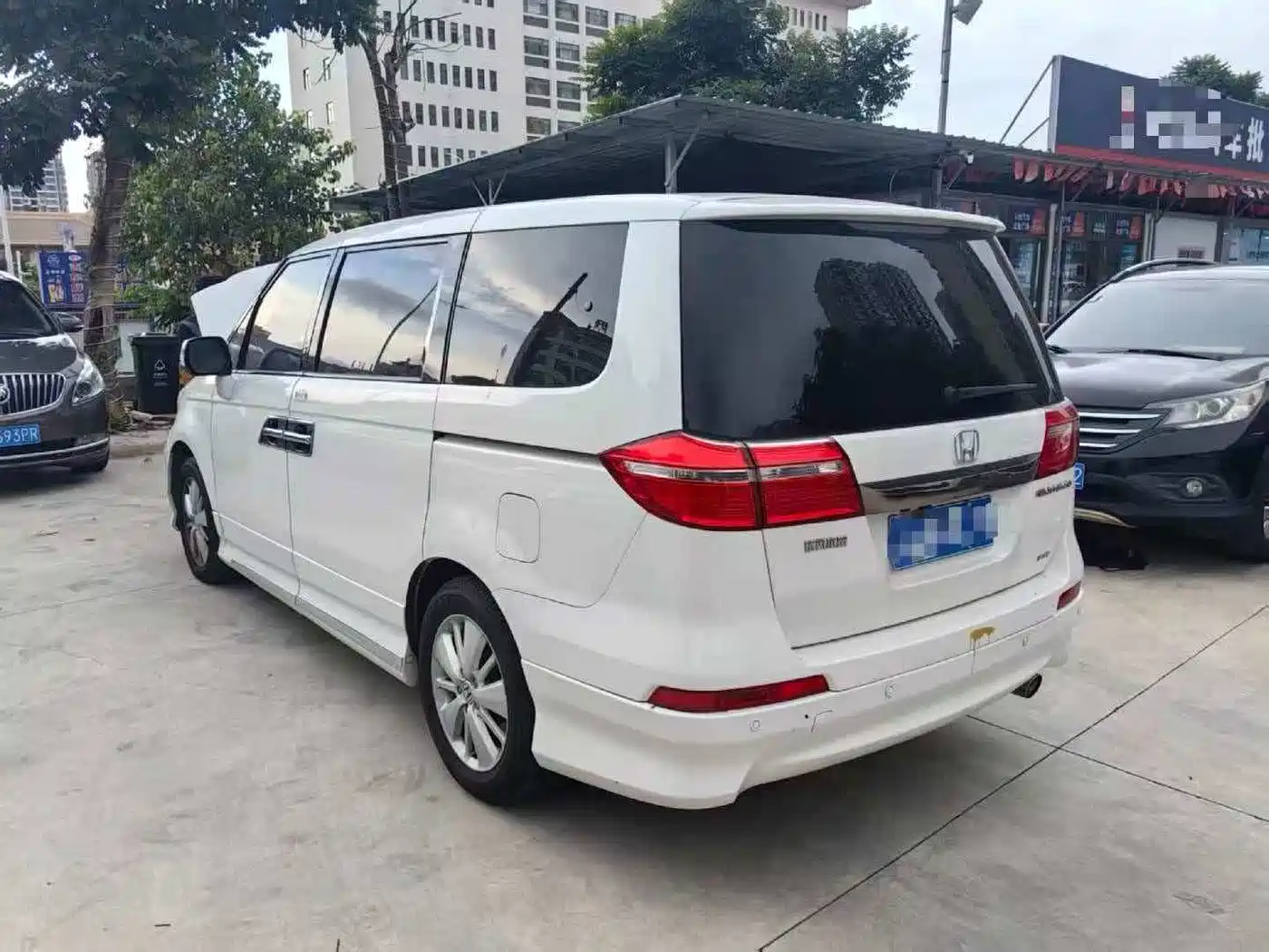 Honda Elysion 2013 2012 2.4L VTi Luxury Edition