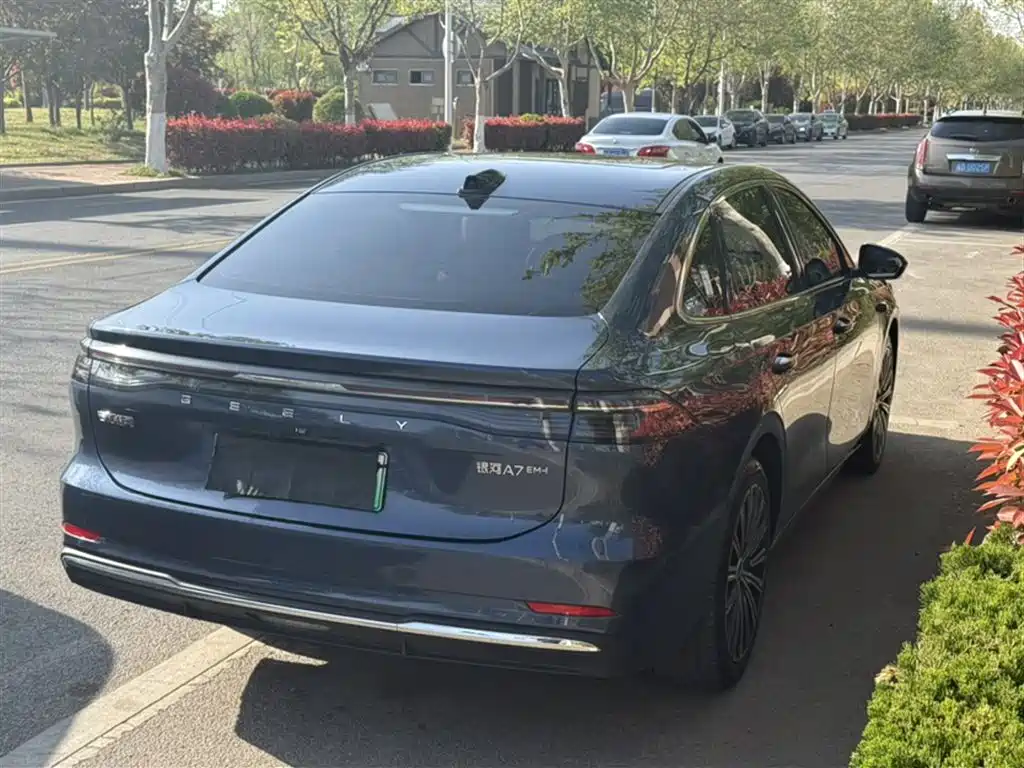 Geely Galaxy Galaxy A7 2025 EM-i фото 22