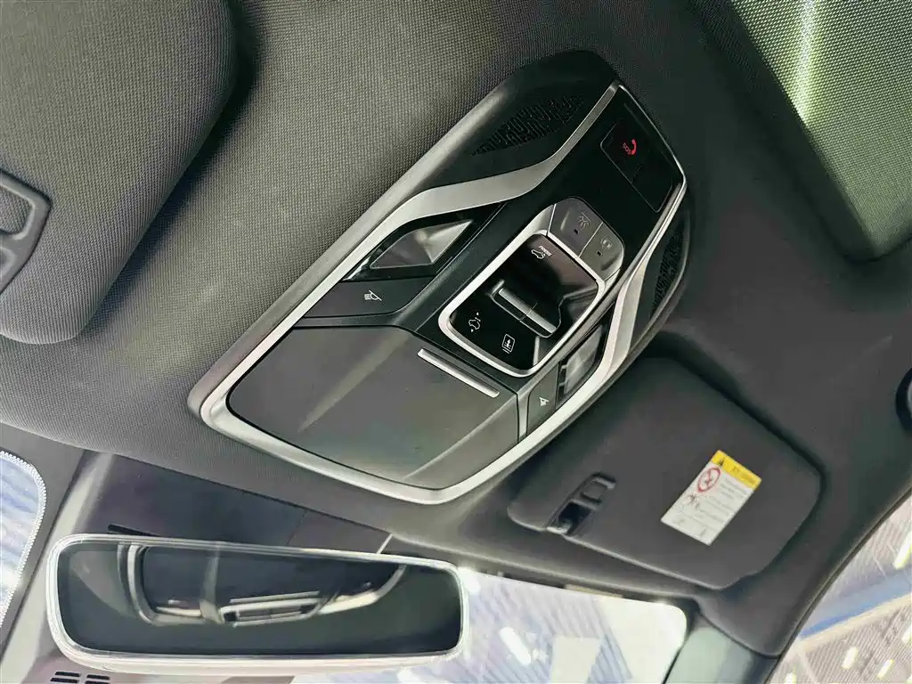 Фото 17 - Geely Coolray