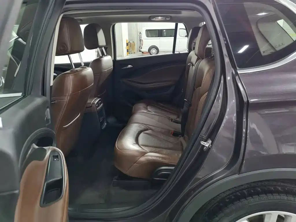 Фото 15 - Buick Envision Plus