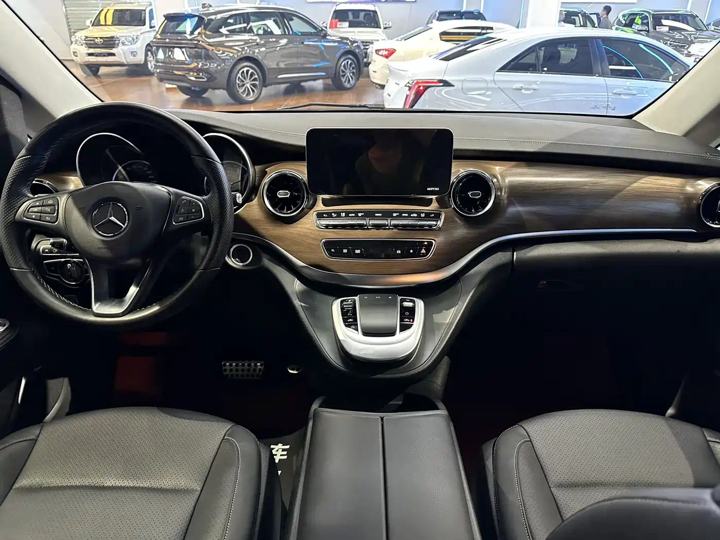 Mercedes-Benz V-Class 2020 V 260 Luxury Edition фото 14