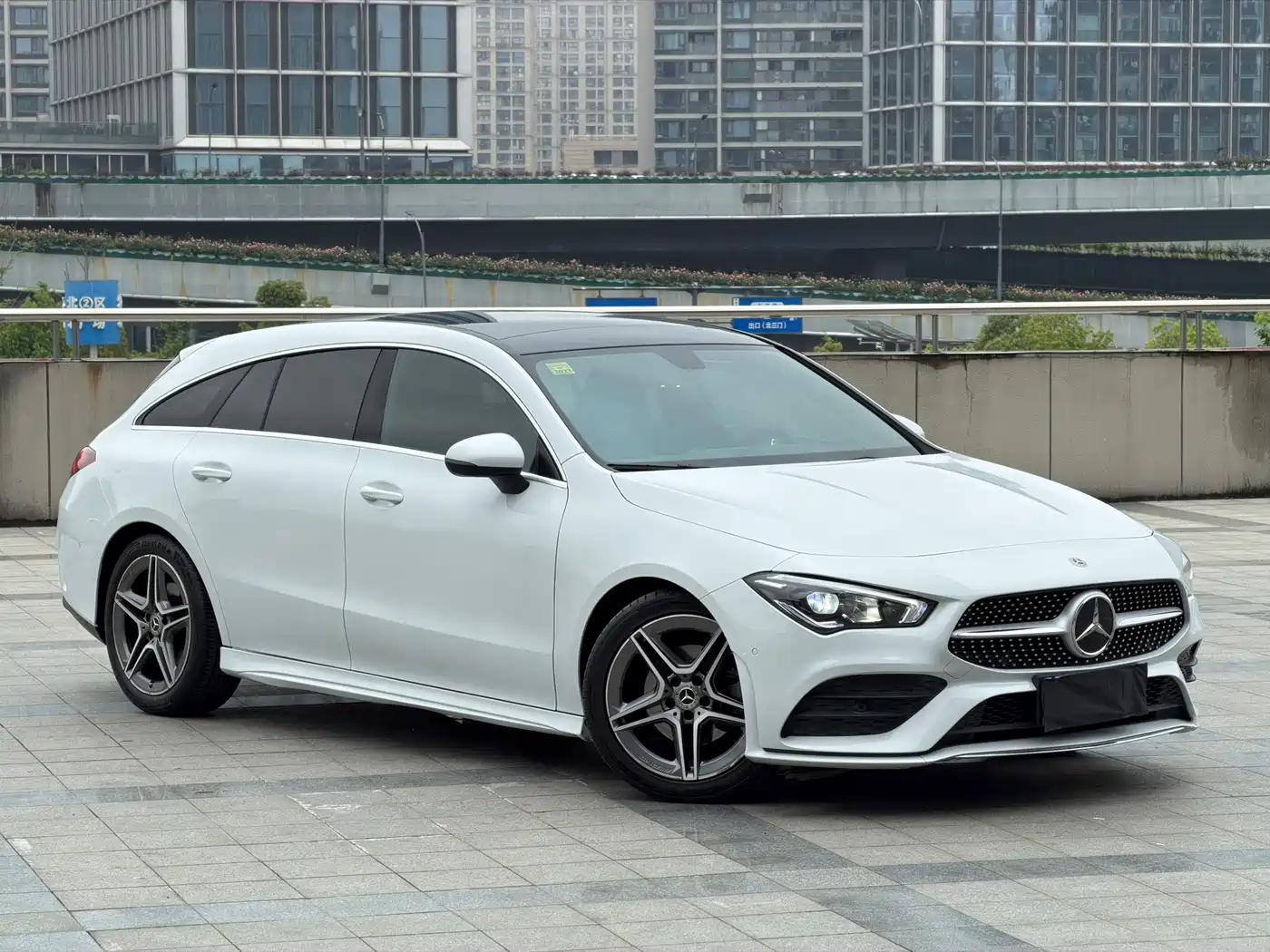 MERCEDES-BENZ CLA